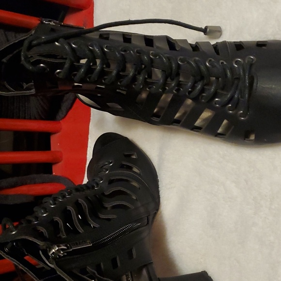 Sandals - Picture 2 of 2